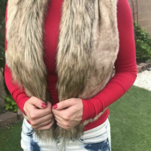 Bebe Faux Fur Vest Jacket Size Medium M Light Brow - Picture 6 of 12